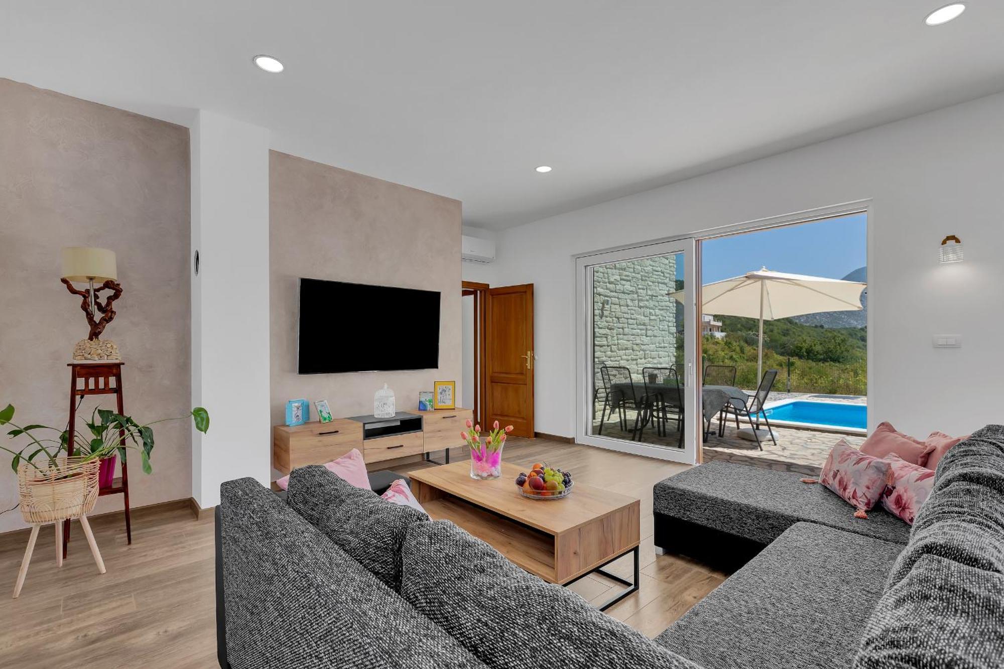 Charming Holiday Home Dolac In Rural Area With Pool Slime Exterior photo