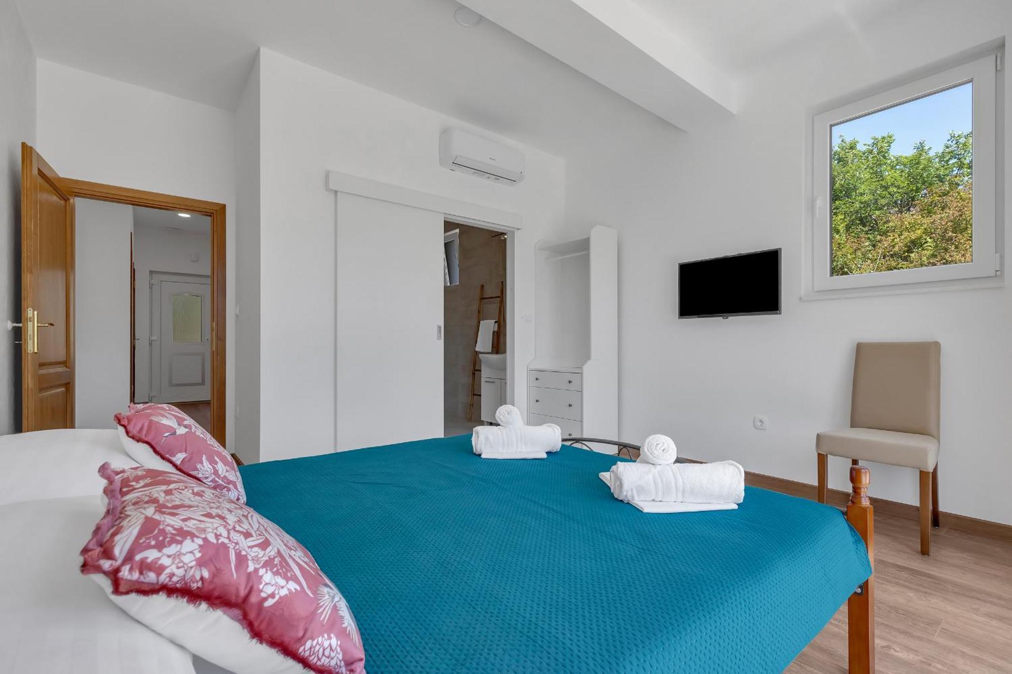 Charming Holiday Home Dolac In Rural Area With Pool Slime Exterior photo