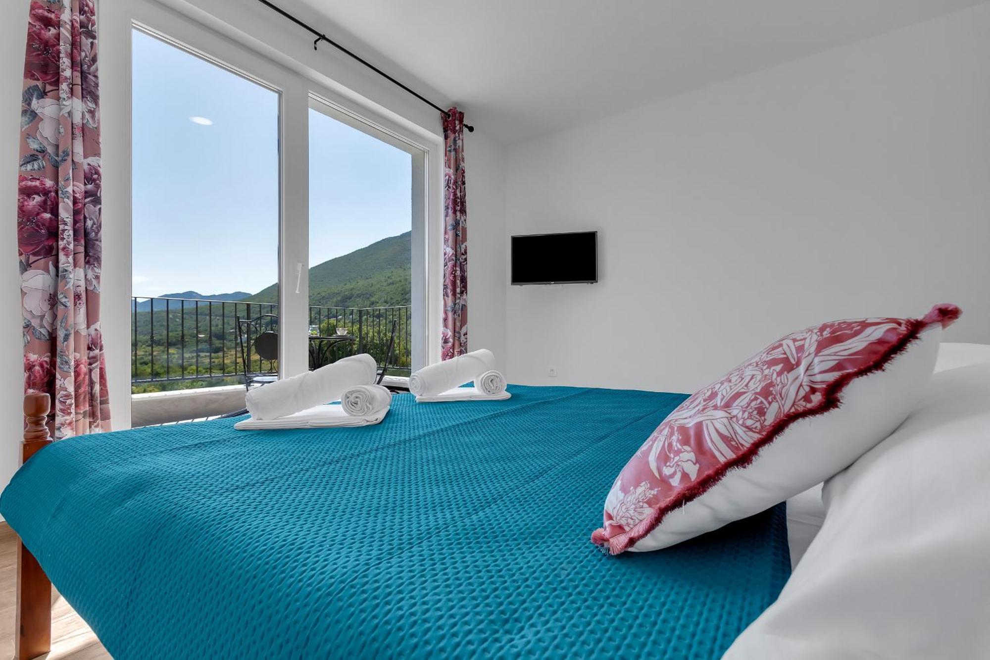 Charming Holiday Home Dolac In Rural Area With Pool Slime Exterior photo